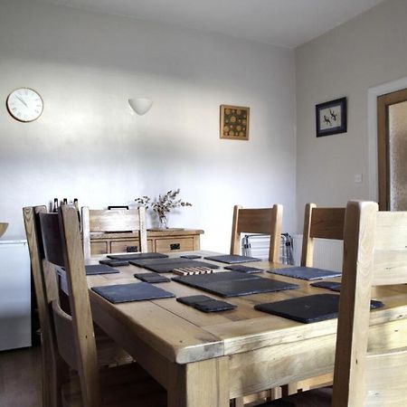 Central And Spacious 2 Bedroom Flat With Garden 에든버러 외부 사진