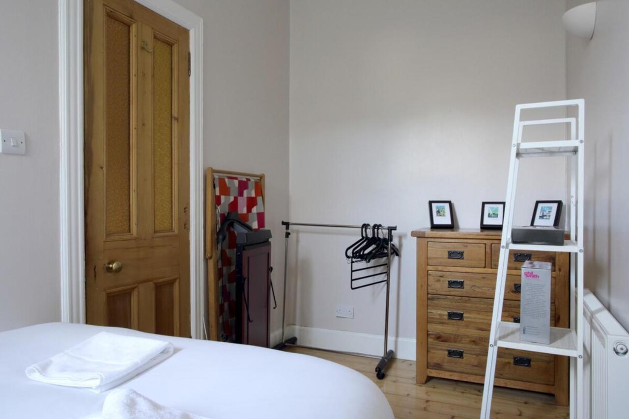 Central And Spacious 2 Bedroom Flat With Garden 에든버러 외부 사진